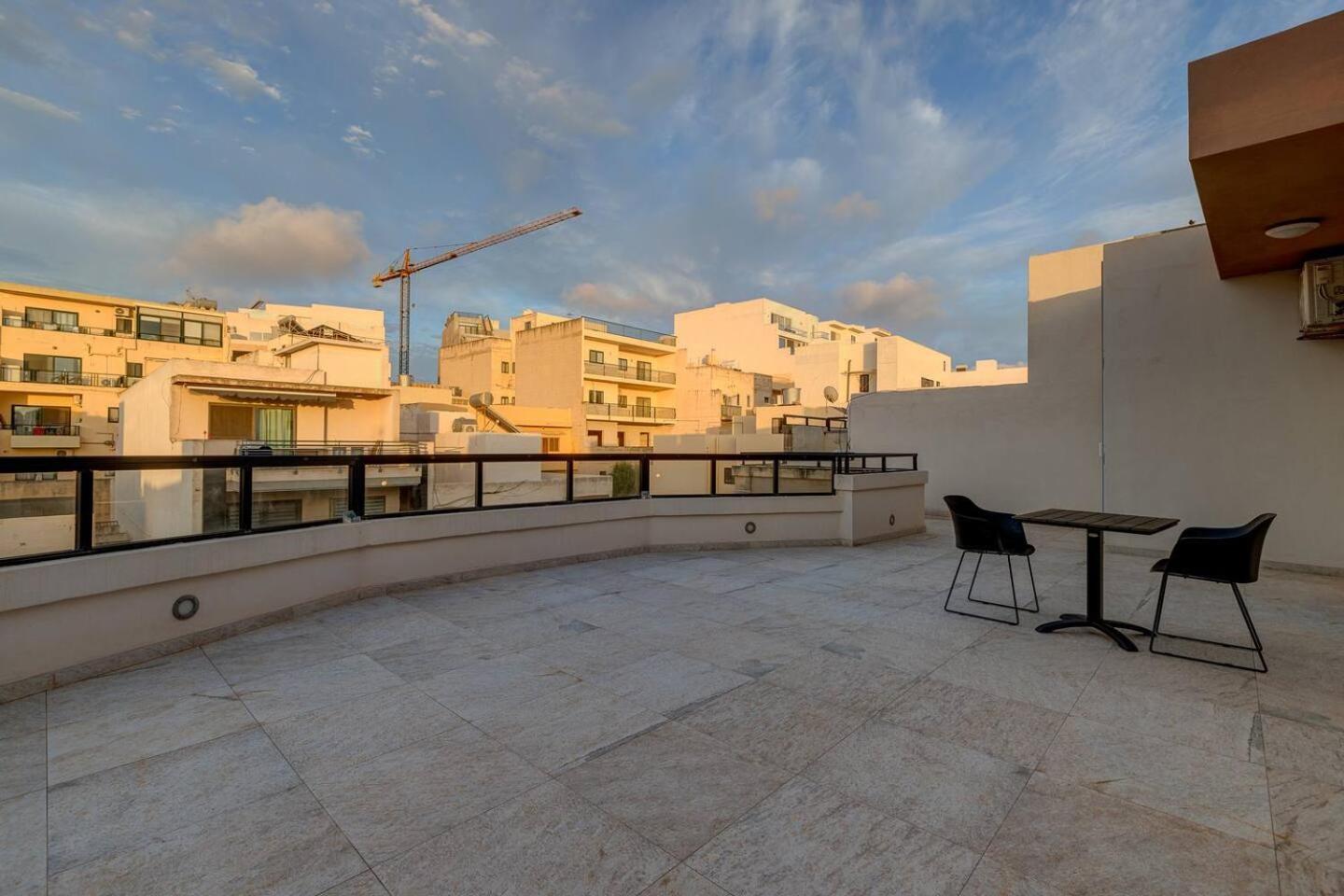 Stunning 3bed With Views By Homely Apartman