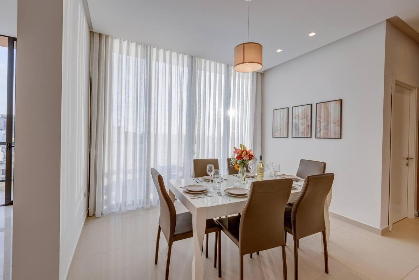 Stunning 3bed With Views By Homely