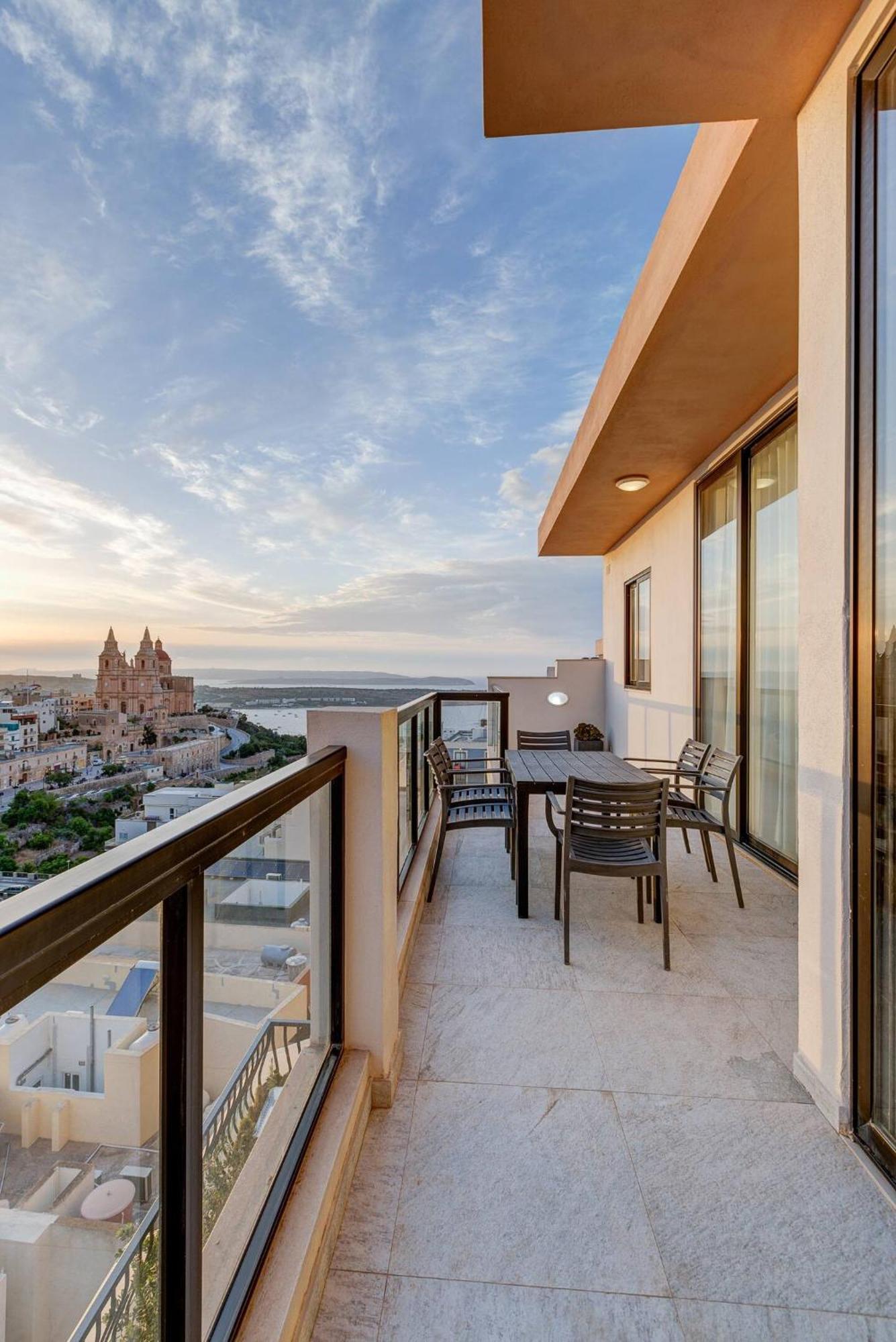 Stunning 3bed With Views By Homely Apartman Mellieħa