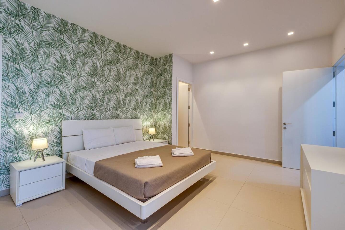 Stunning 3bed With Views By Homely